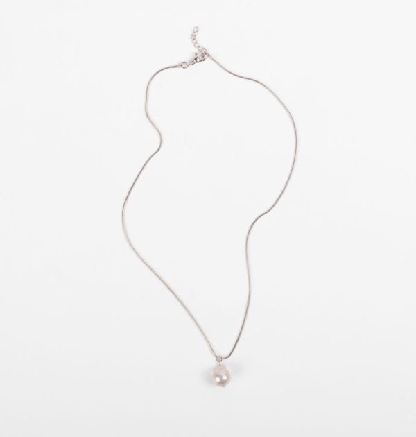 Silver snake chain with pearl pendant