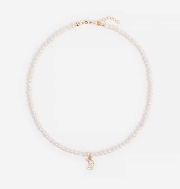 Pearl necklace with Crescent Moon pendant