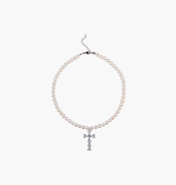 Pearl choker with cross pendant