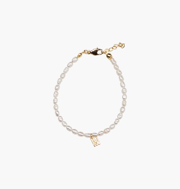 Pearl bracelet with letter