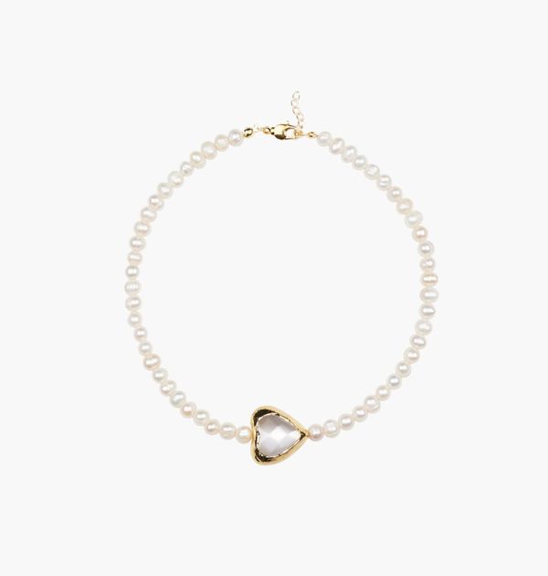 Pearl necklace with heart insert